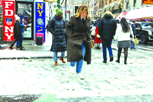 New York blanketed in snow after storm